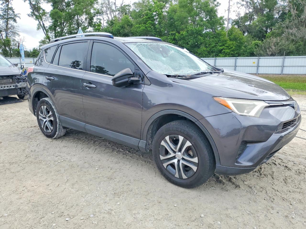 2018 TOYOTA RAV4 LE photo 4