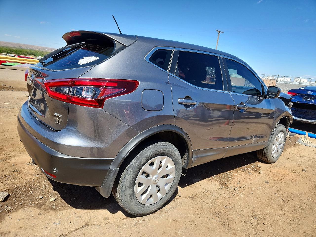 2020 NISSAN ROGUE SPORT S photo 3