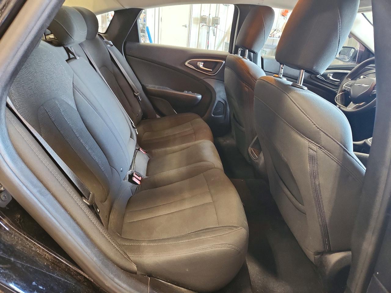 2016 CHRYSLER 200 LIMITED photo 10