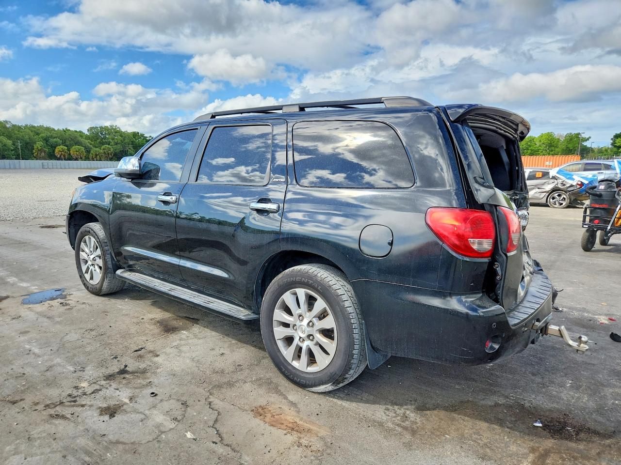 2011 TOYOTA SEQUOIA LIMITED photo 4
