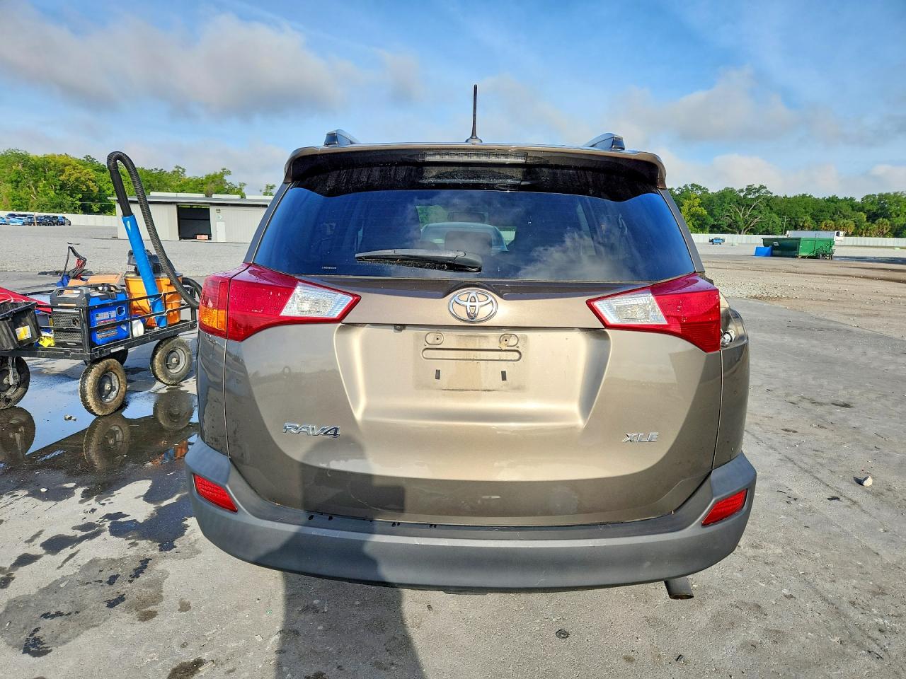 2014 TOYOTA RAV4 XLE photo 6