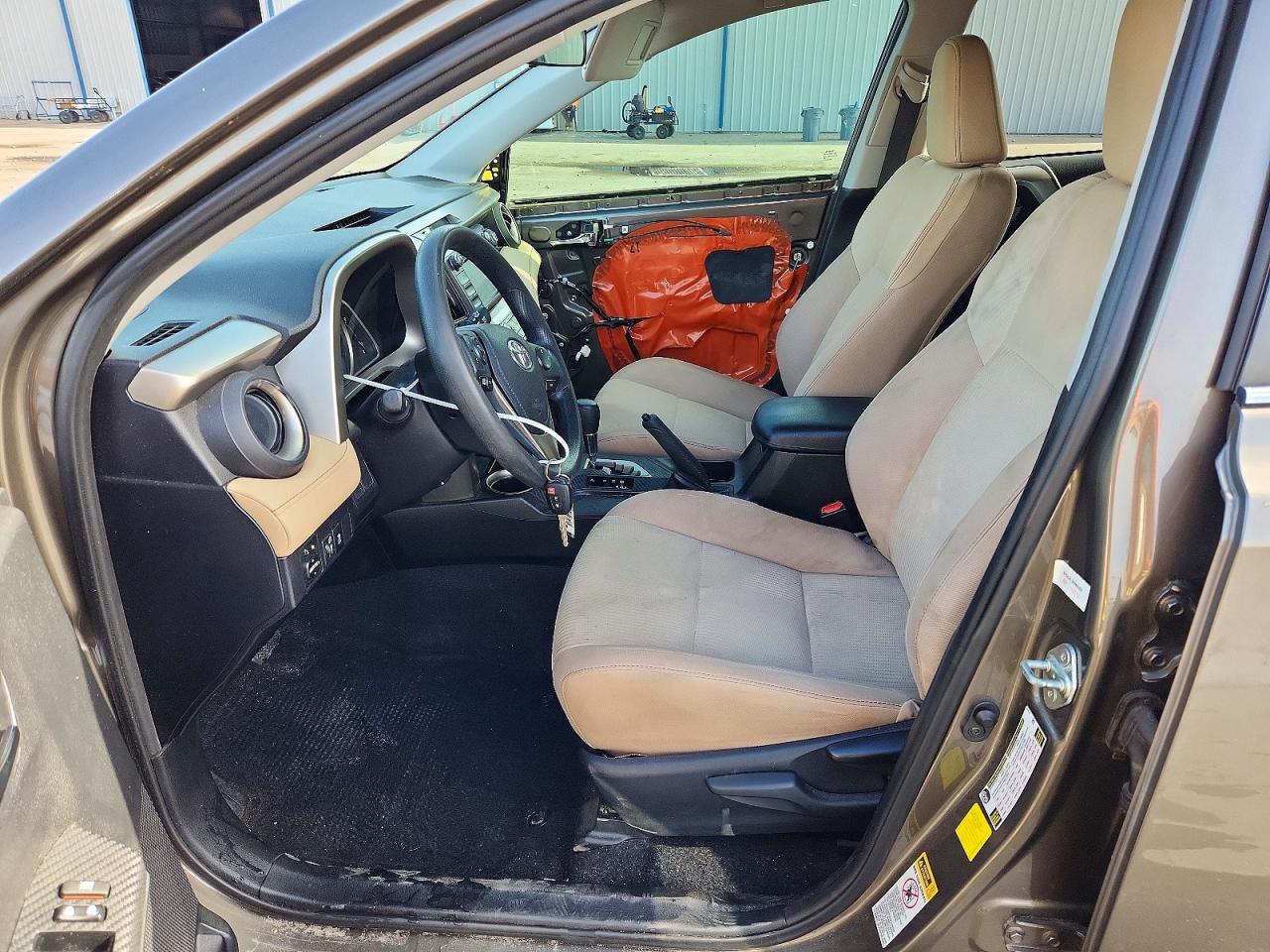 2014 TOYOTA RAV4 XLE photo 7