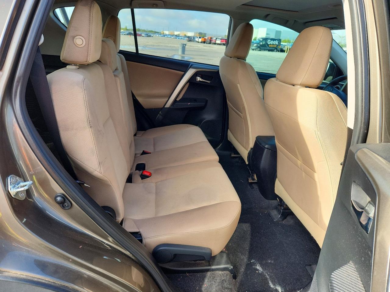 2014 TOYOTA RAV4 XLE photo 10