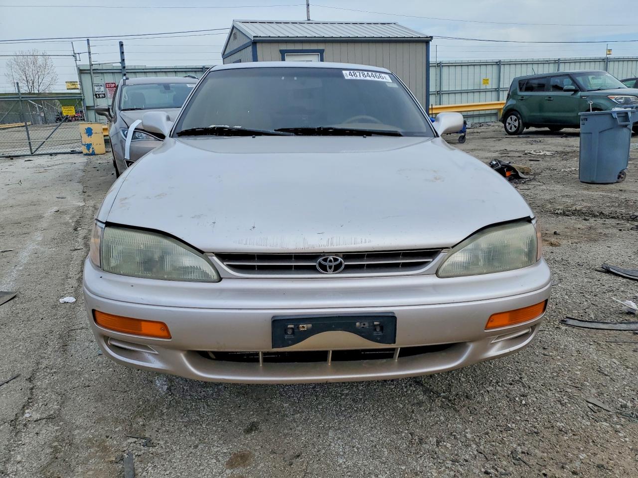 1995 TOYOTA CAMRY LE V6 photo 9
