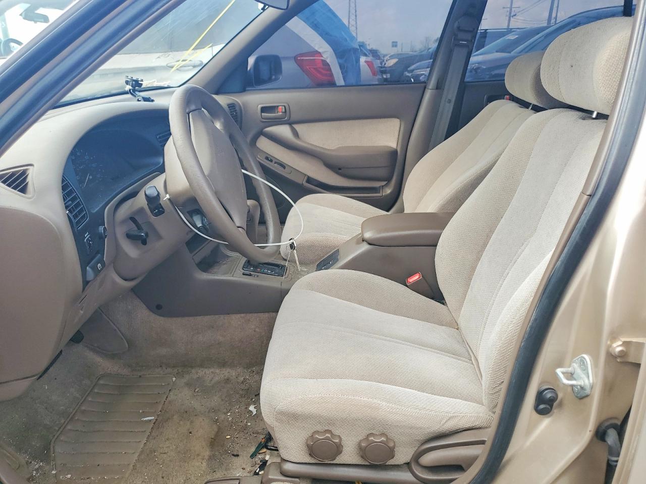 1995 TOYOTA CAMRY LE V6 photo 13