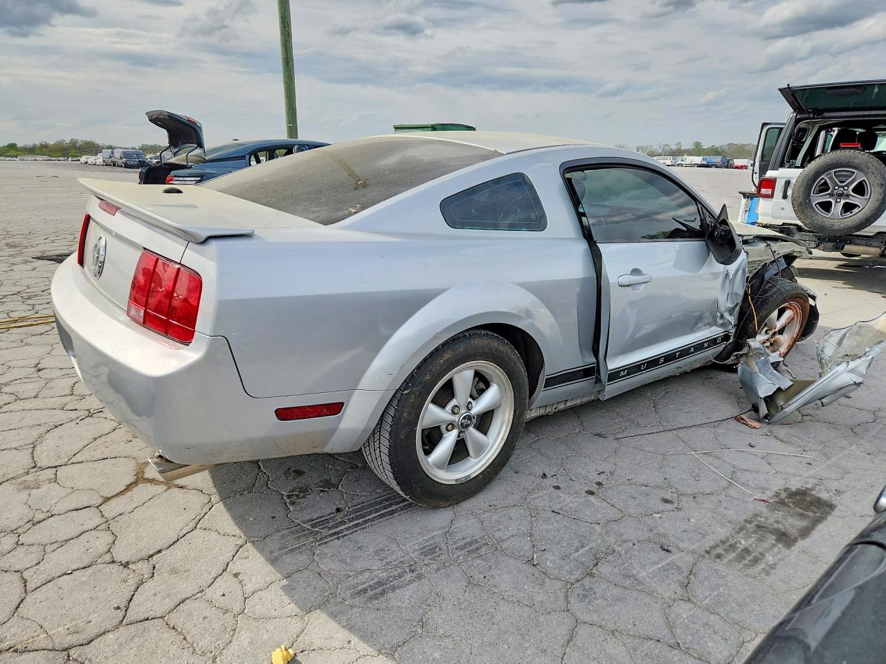 2007 FORD MUSTANG photo 5