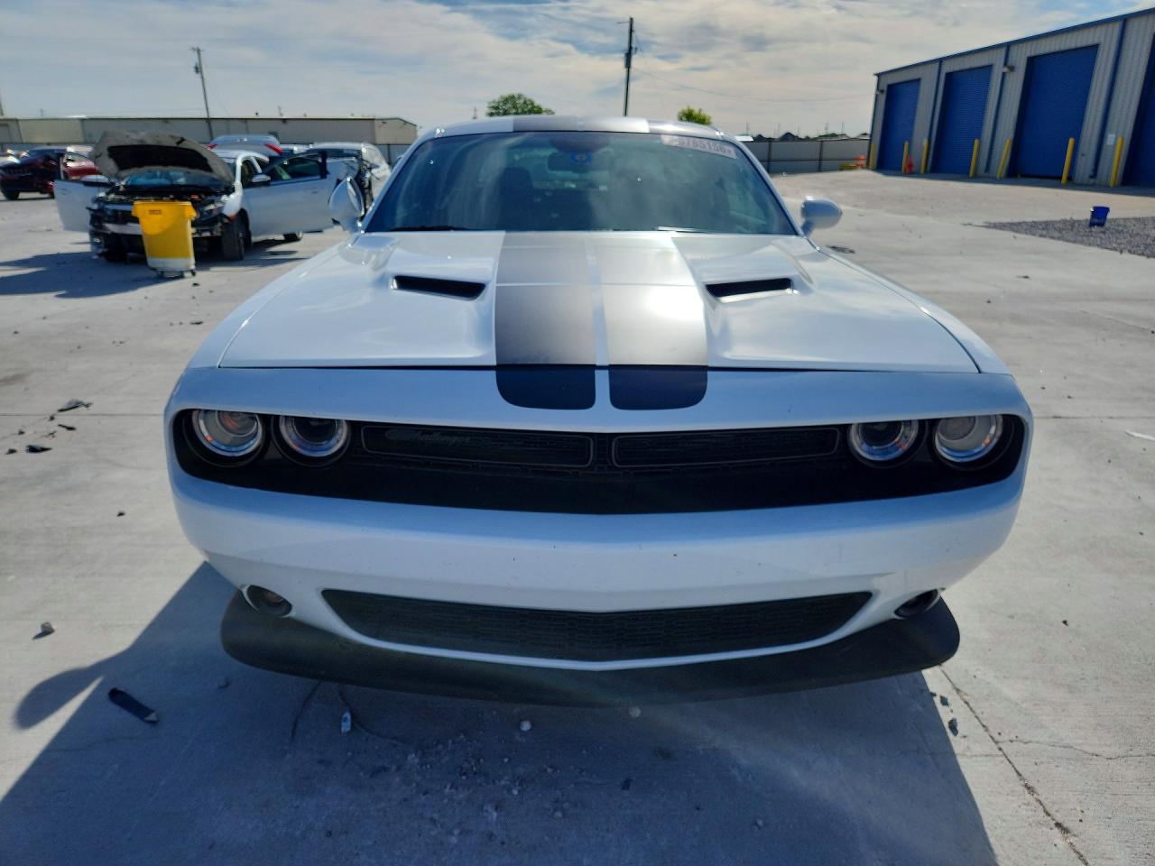 2023 DODGE CHALLENGER SXT photo 9