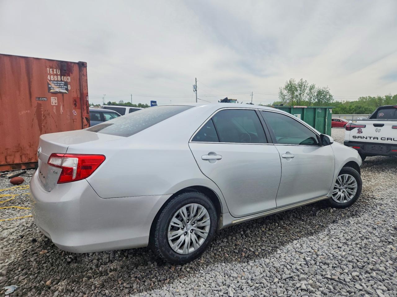 2014 TOYOTA CAMRY LE photo 5