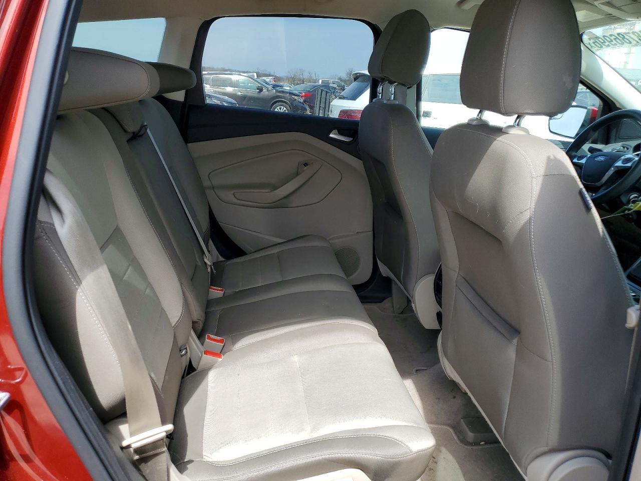 2016 FORD ESCAPE SE photo 28