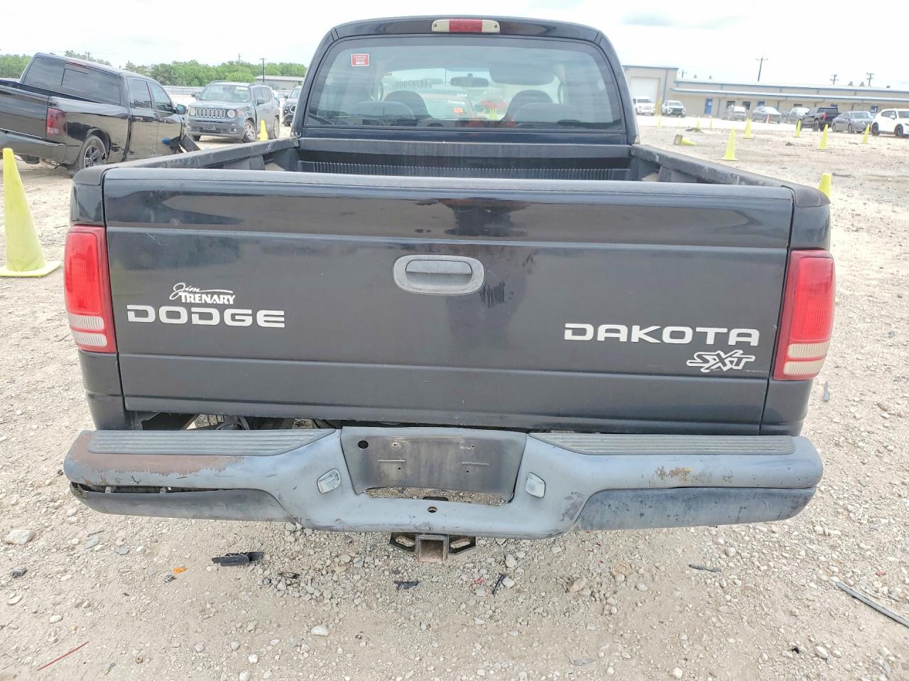 2004 DODGE DAKOTA QUAD SPORT photo 11