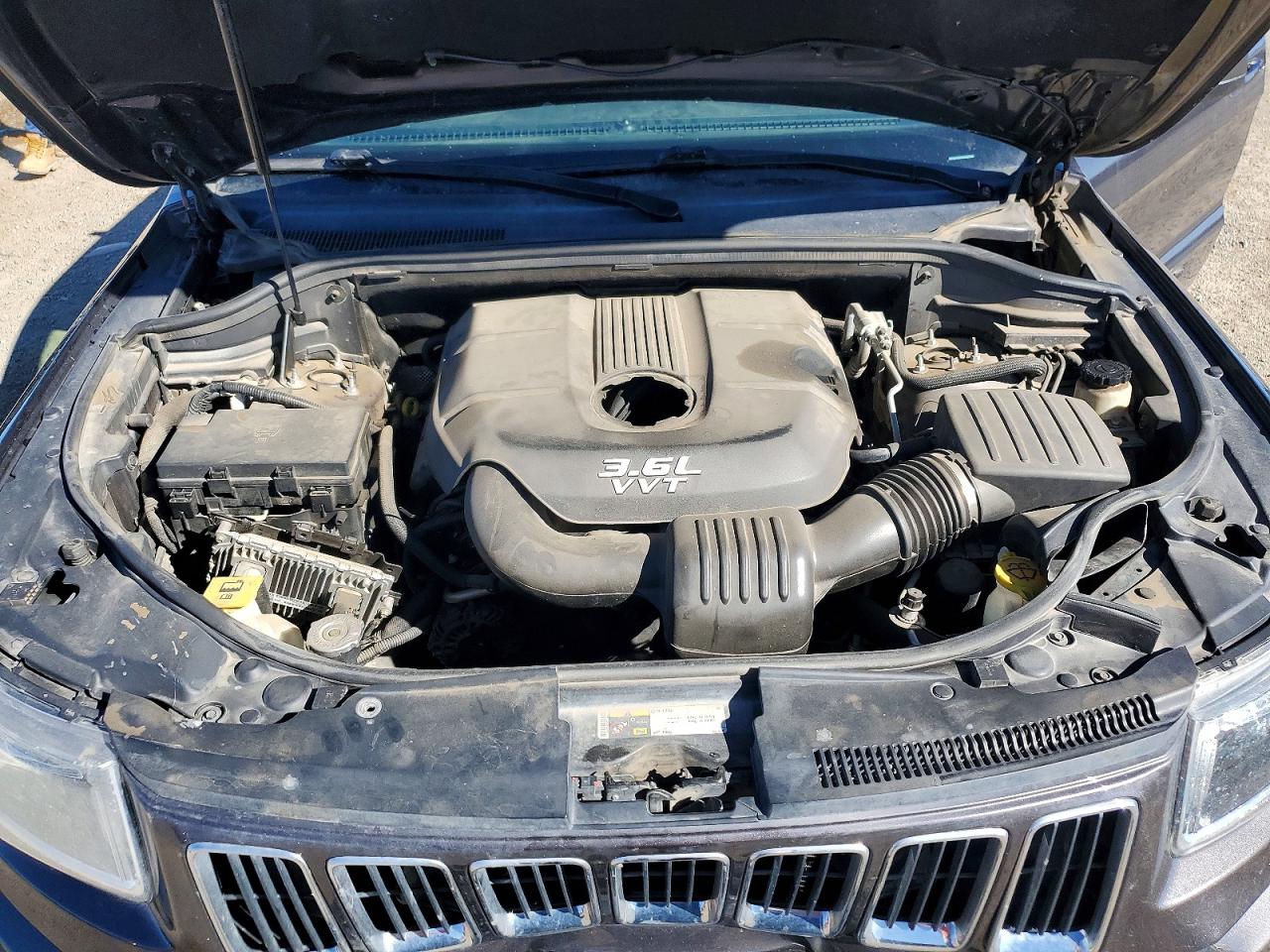 2014 JEEP GRAND CHEROKEE LAREDO photo 23