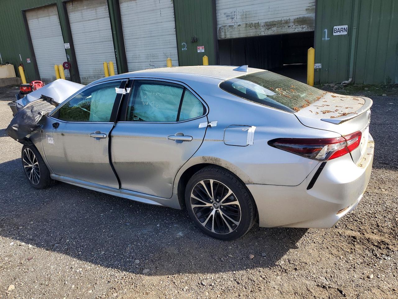 2021 TOYOTA CAMRY SE photo 3