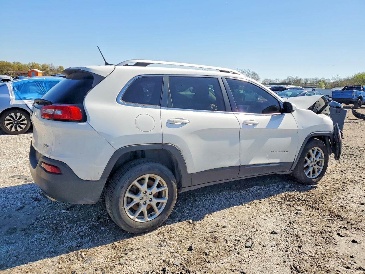 2016 JEEP CHEROKEE LATITUDE photo 5