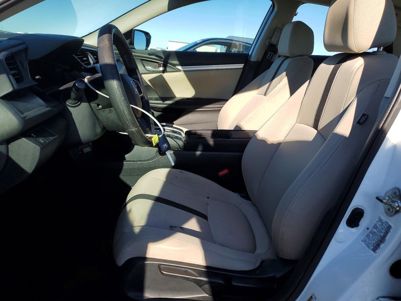 2017 HONDA CIVIC LX photo 7