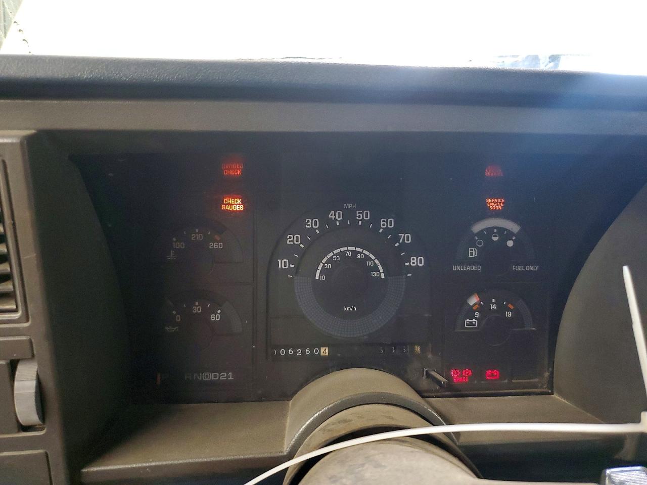 1991 CHEVROLET GMT-400 K2500 photo 25