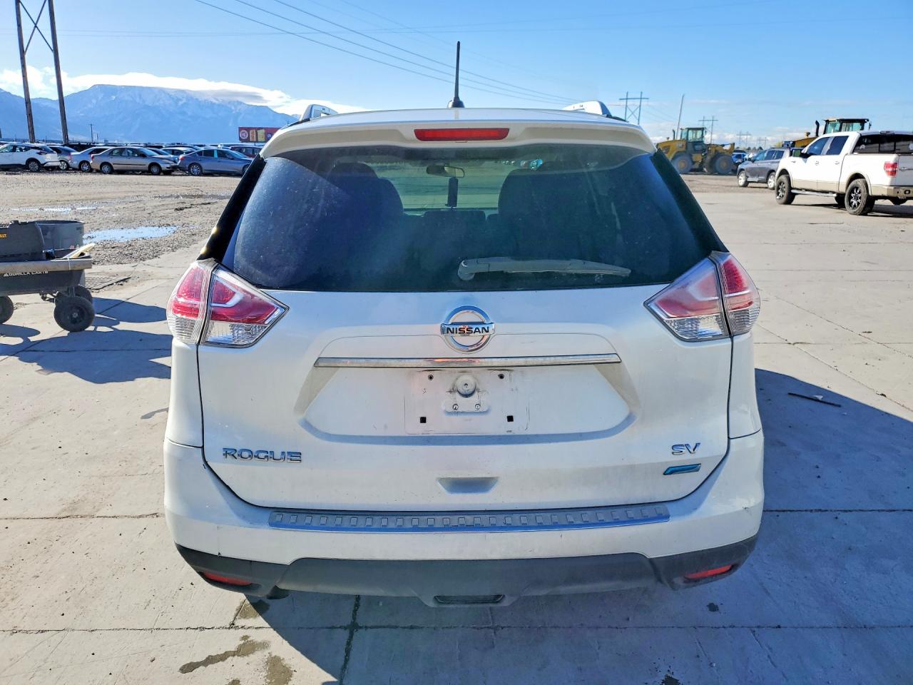 2014 NISSAN ROGUE SV photo 16