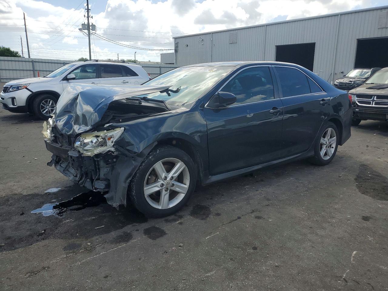 2014 TOYOTA CAMRY