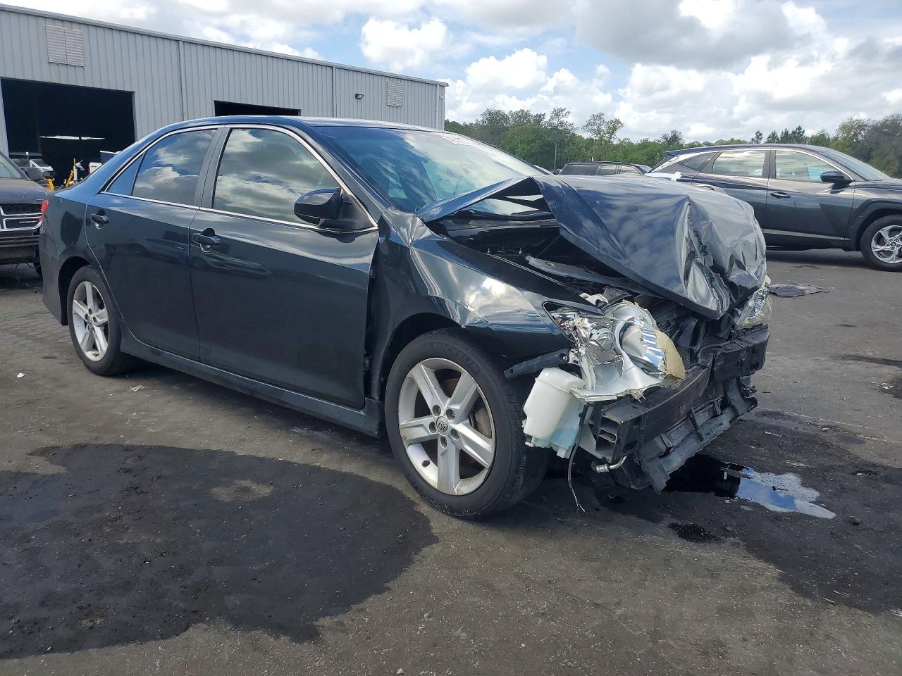 2014 TOYOTA CAMRY SE photo 7
