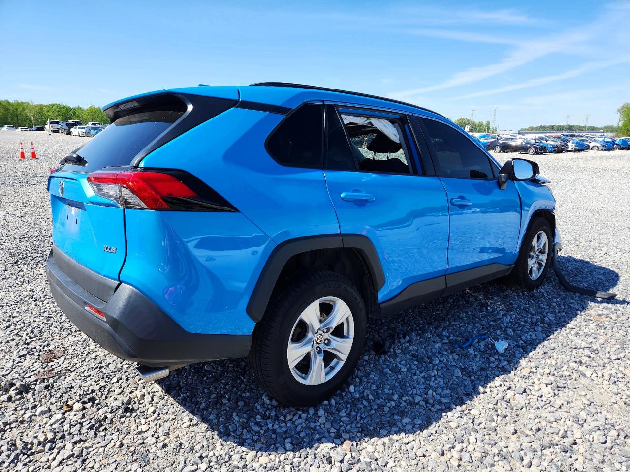 2019 TOYOTA RAV4 XLE photo 7
