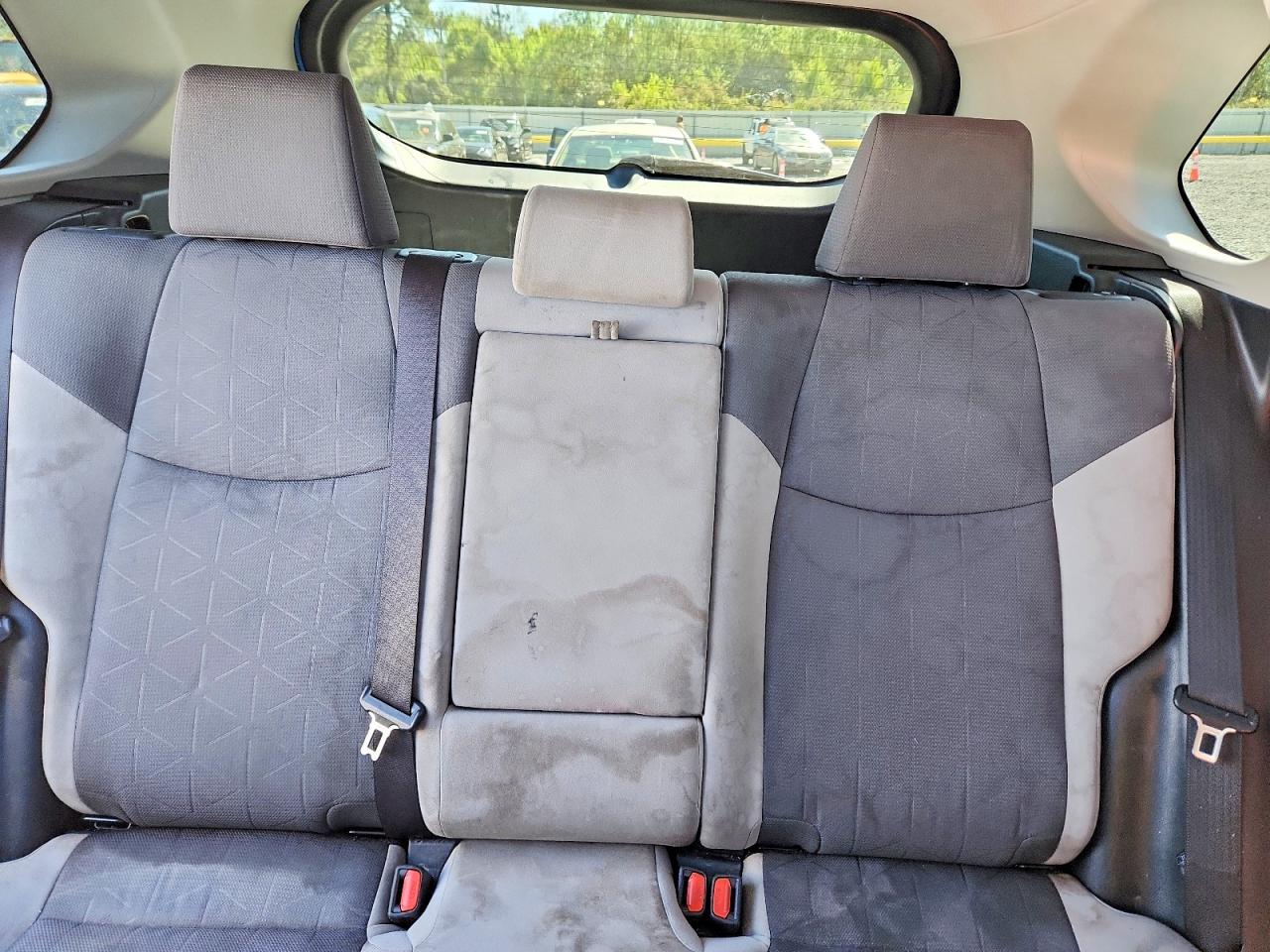 2019 TOYOTA RAV4 XLE photo 28