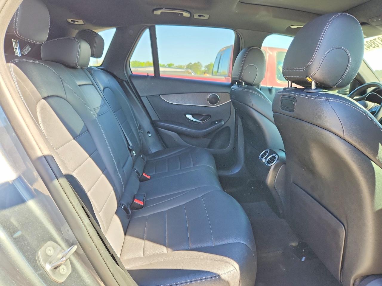 2018 MERCEDES-BENZ GLC 300 photo 31