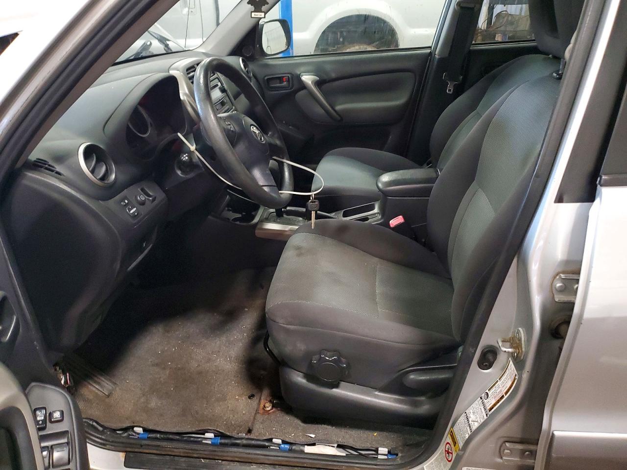 2004 TOYOTA RAV4 BASE photo 19