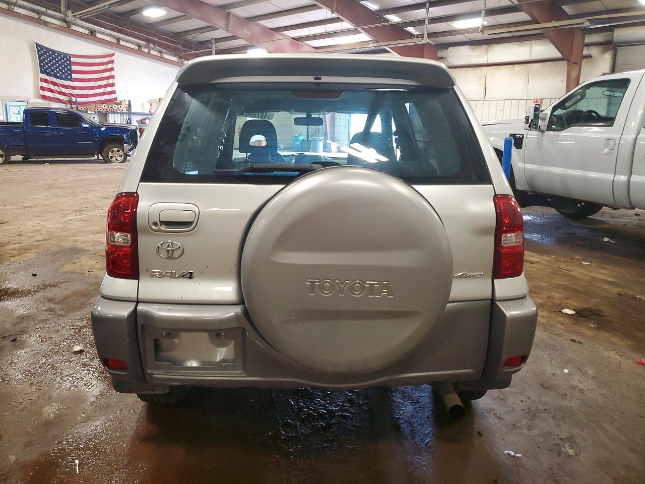 2004 TOYOTA RAV4 BASE photo 16