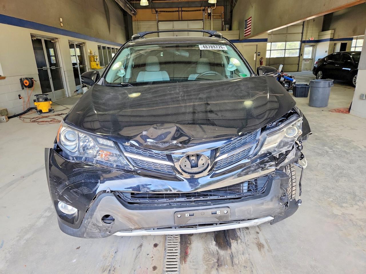2013 TOYOTA RAV4 XLE photo 9