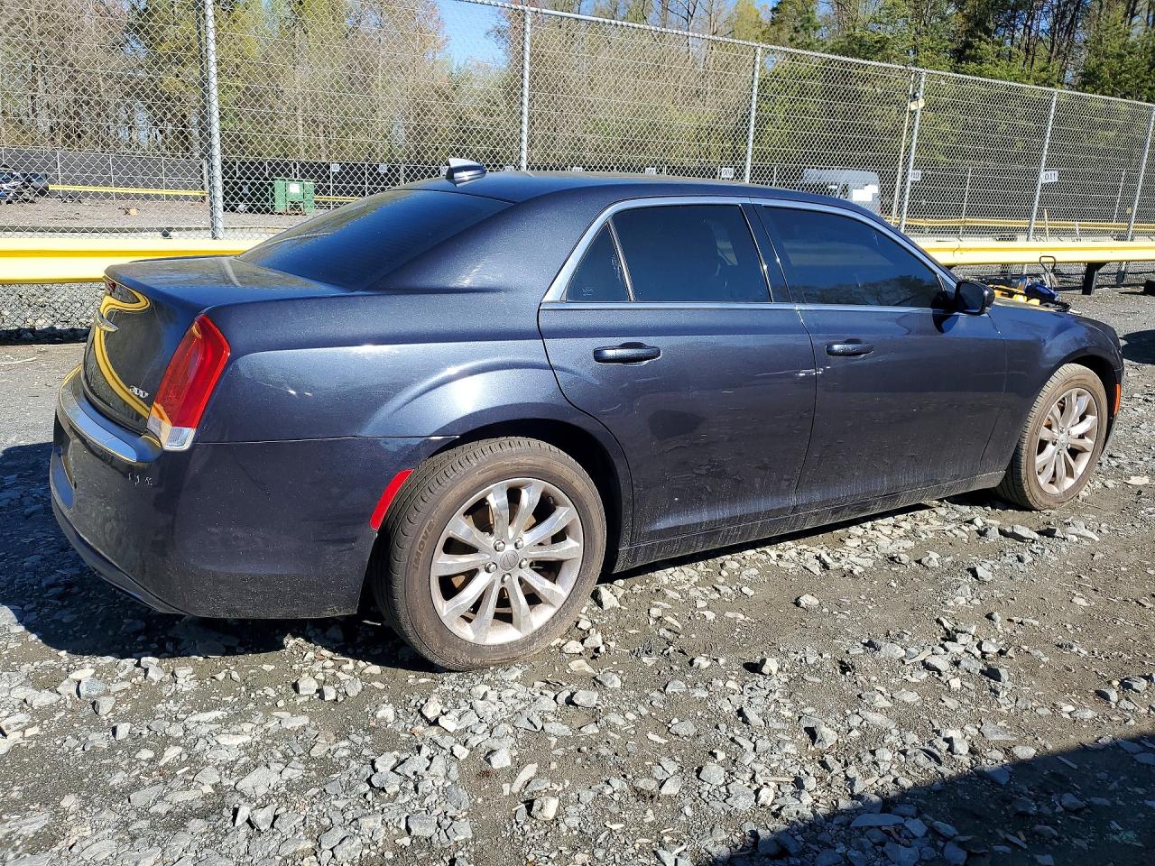 2016 CHRYSLER 300 LIMITED photo 5
