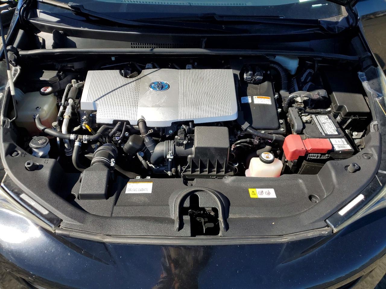 2017 TOYOTA PRIUS THREE TOURING photo 31