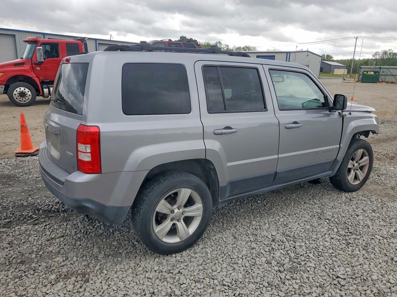 2015 JEEP PATRIOT LATITUDE photo 5