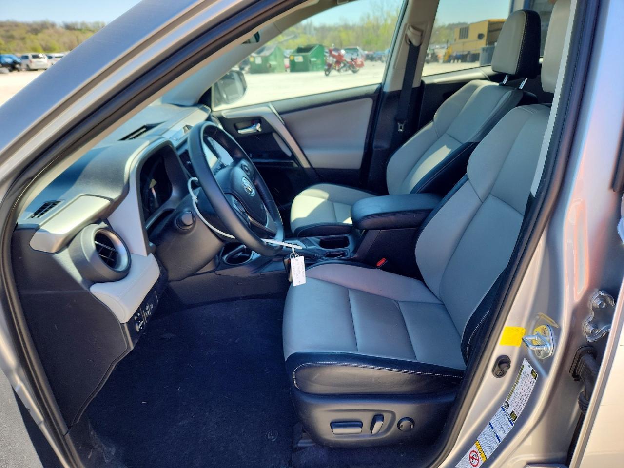 2016 TOYOTA RAV4 LIMITED photo 19