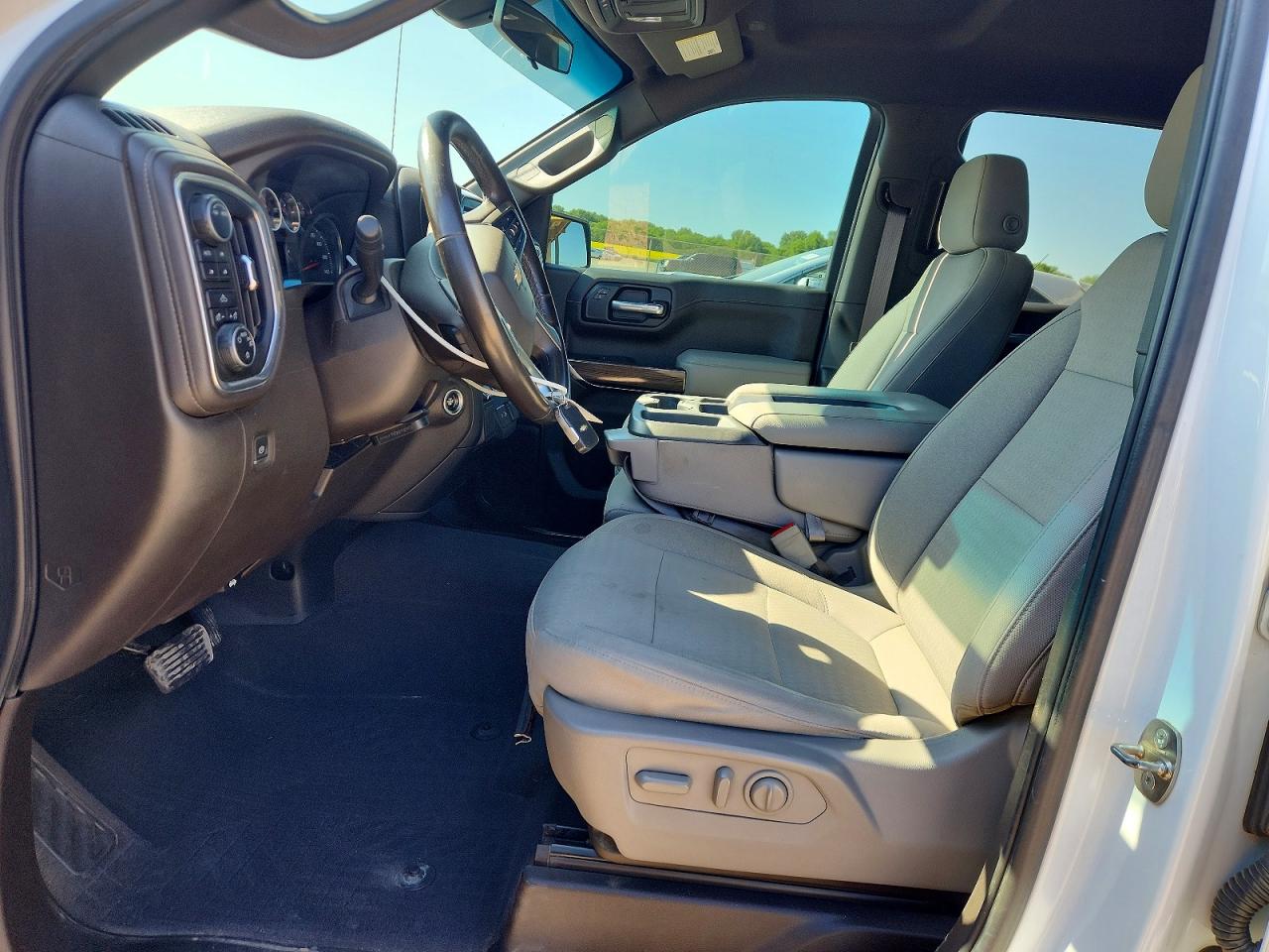 2021 CHEVROLET SILVERADO K1500 LT photo 19