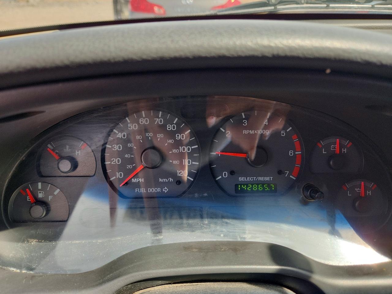 2002 FORD MUSTANG photo 25