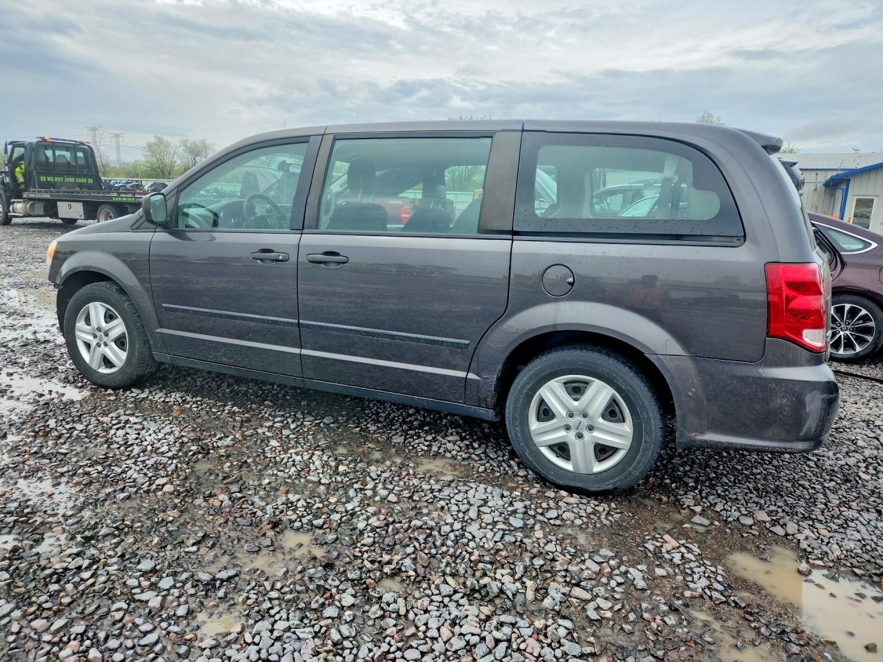 2015 DODGE GRAND CARAVAN SE photo 2