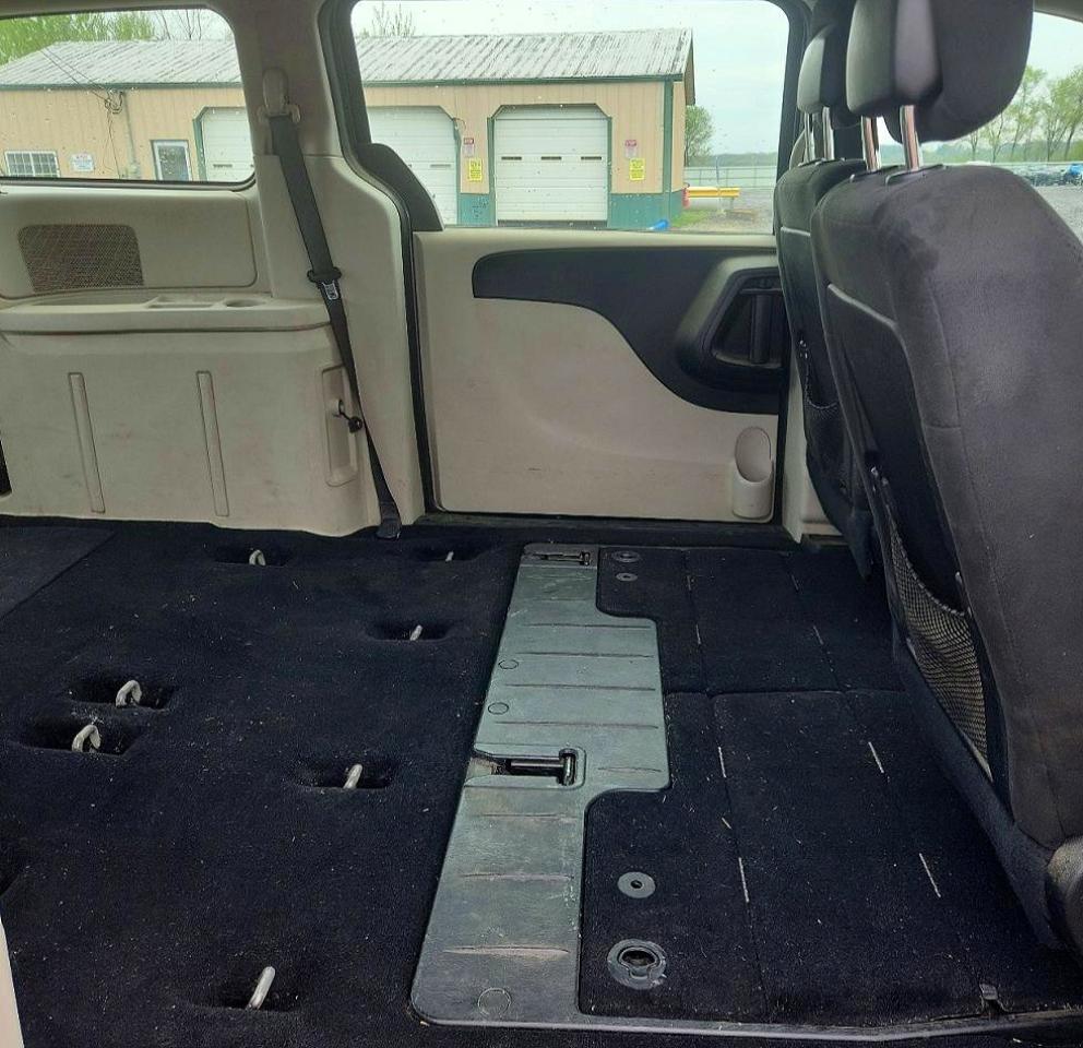 2015 DODGE GRAND CARAVAN SE photo 11