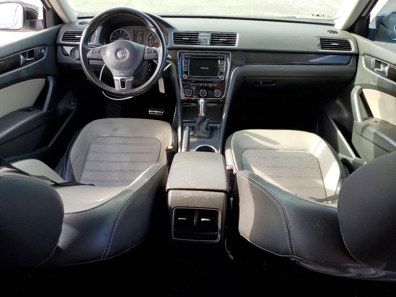 2015 VOLKSWAGEN PASSAT SE photo 15