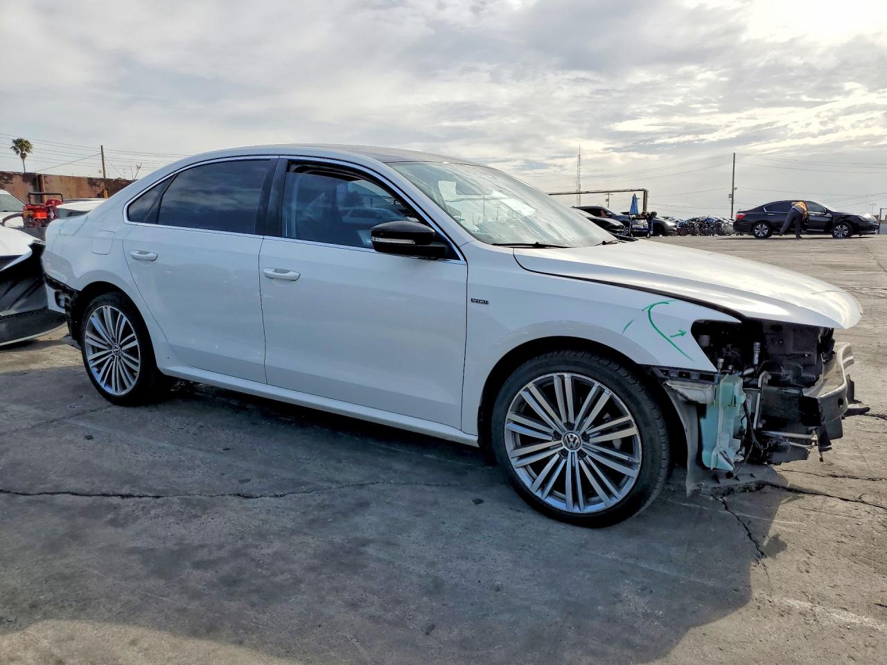 2015 VOLKSWAGEN PASSAT SE photo 7