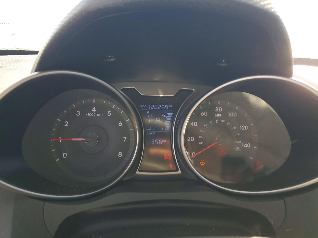 2016 HYUNDAI VELOSTER BASE photo 9