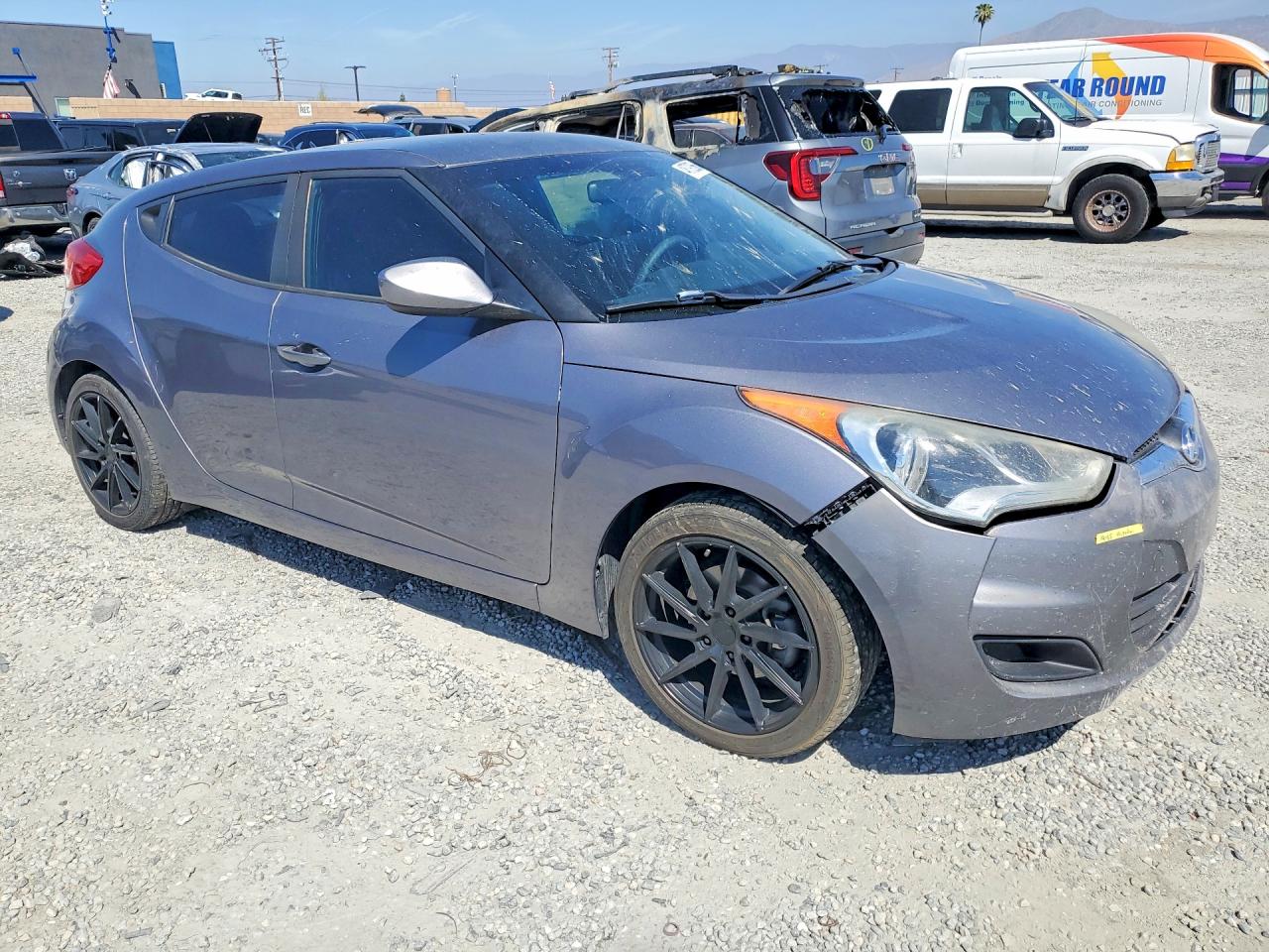 2016 HYUNDAI VELOSTER BASE photo 4