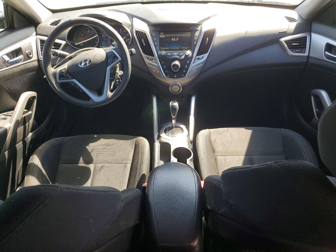 2016 HYUNDAI VELOSTER BASE photo 8