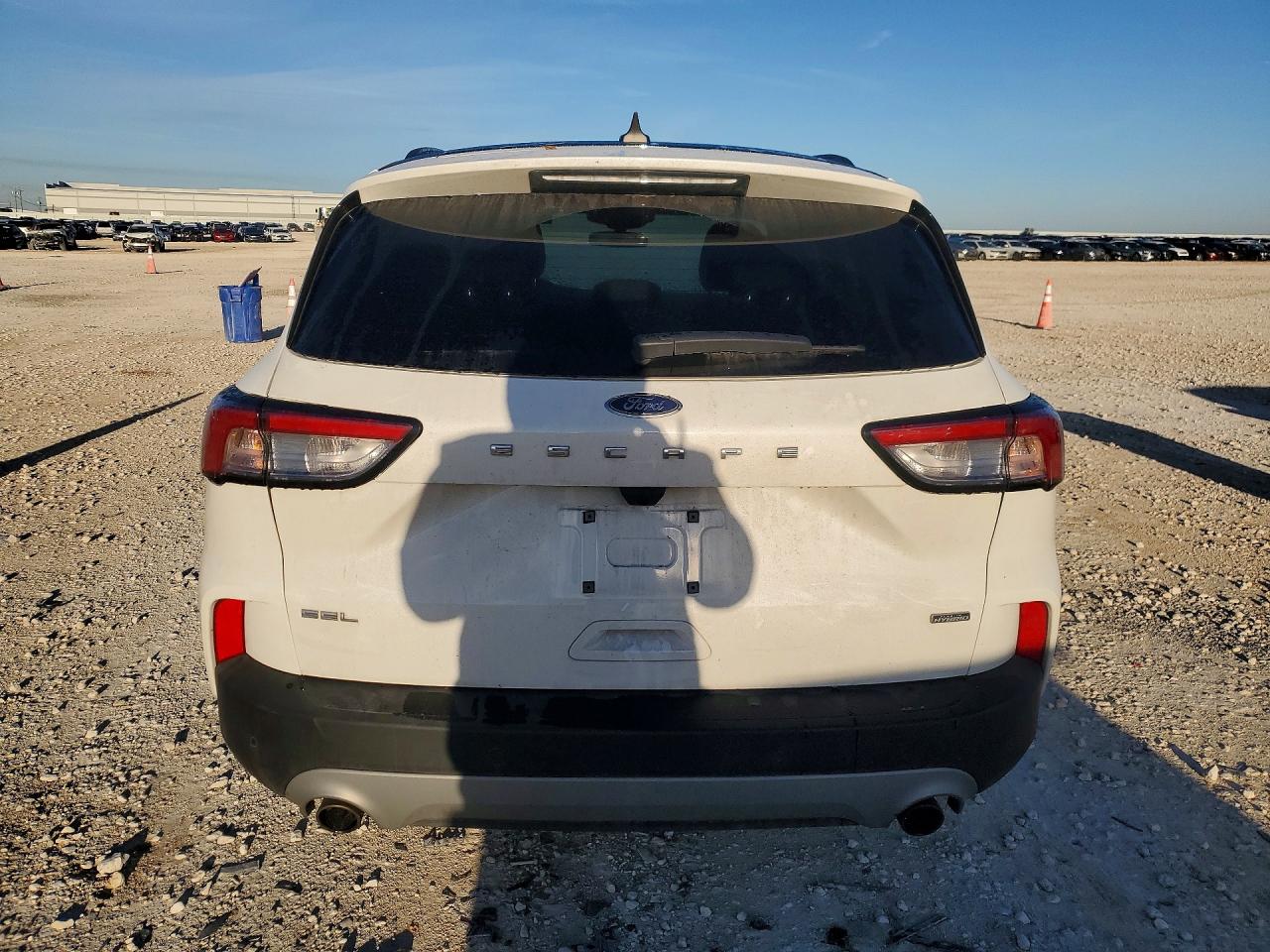 2022 FORD ESCAPE SEL photo 16