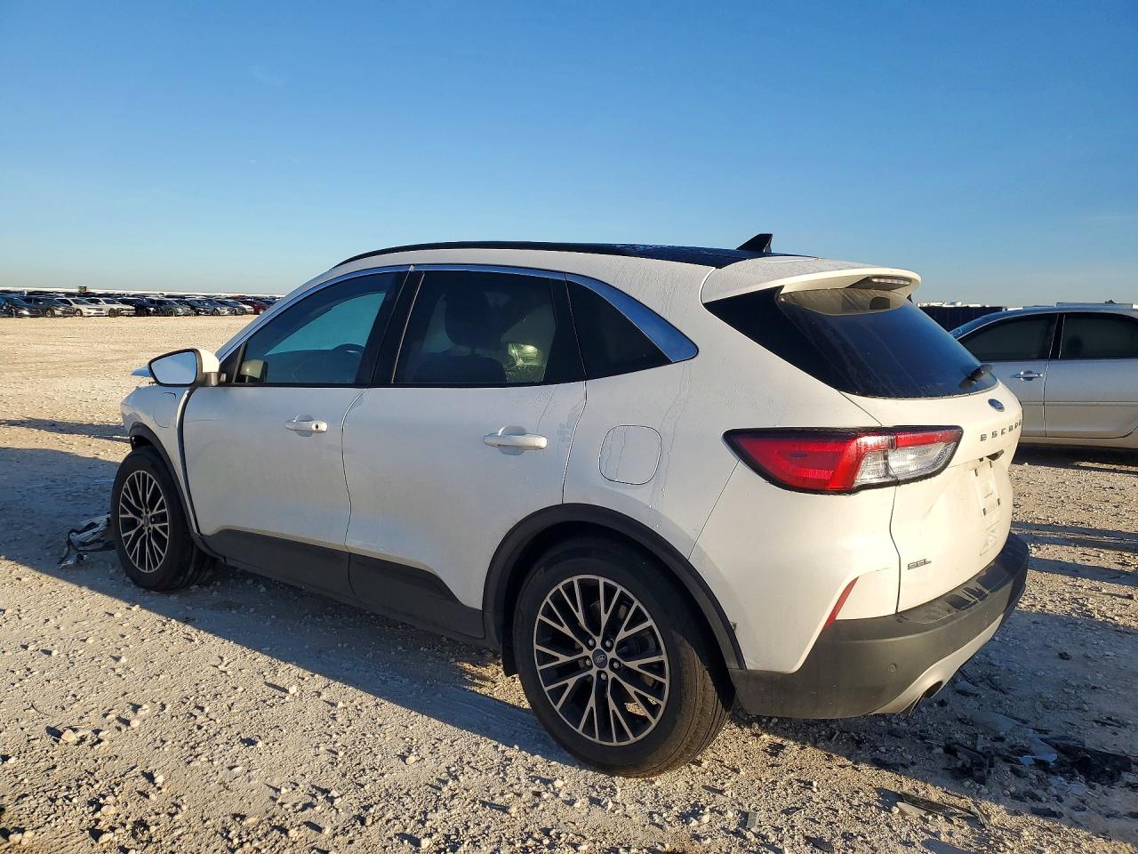 2022 FORD ESCAPE SEL photo 4