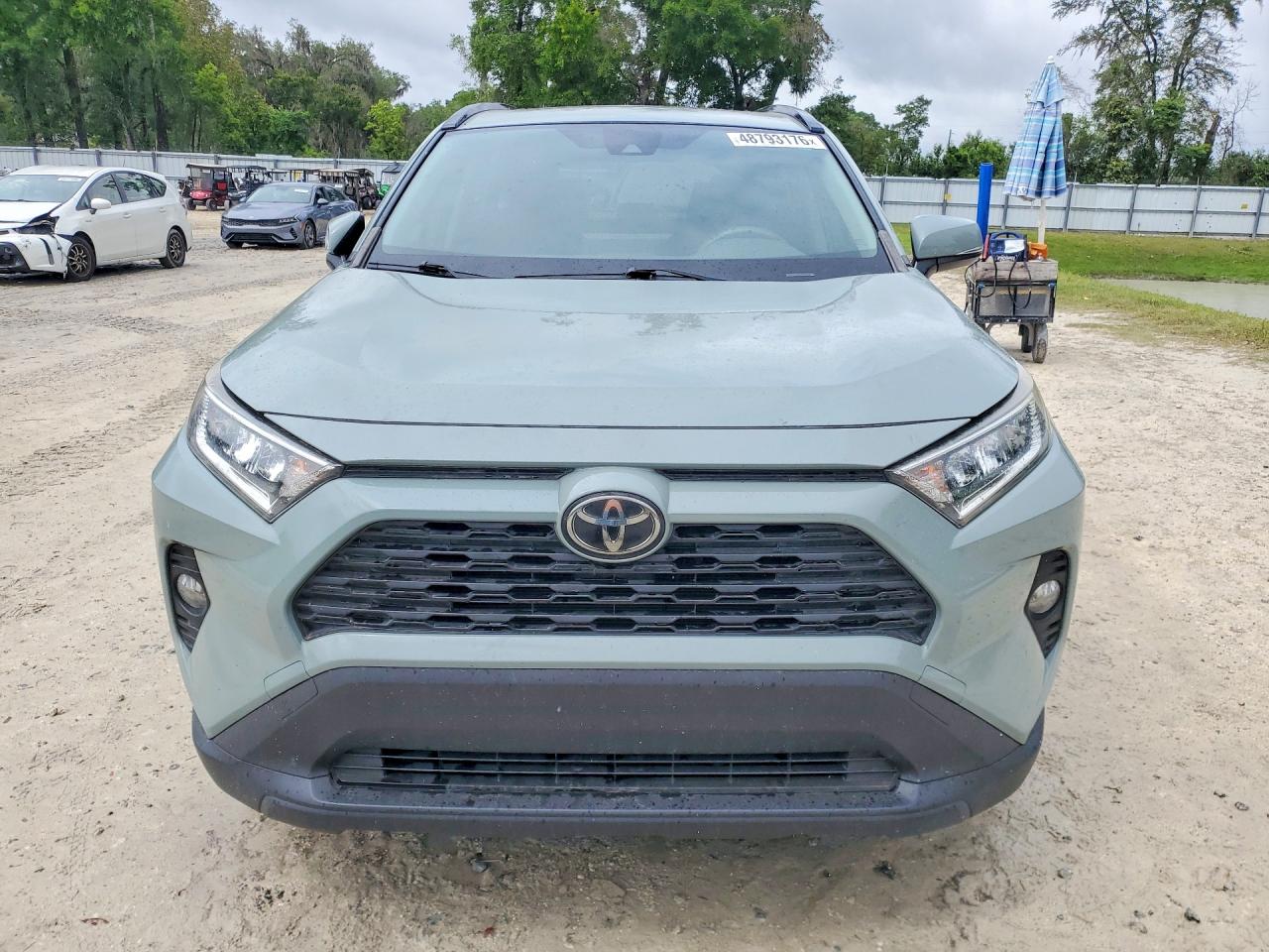 2019 TOYOTA RAV4 XLE photo 13