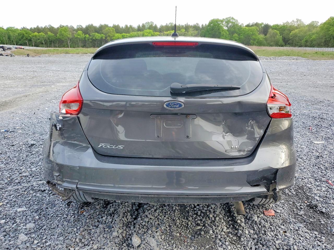 2015 FORD FOCUS SE photo 11