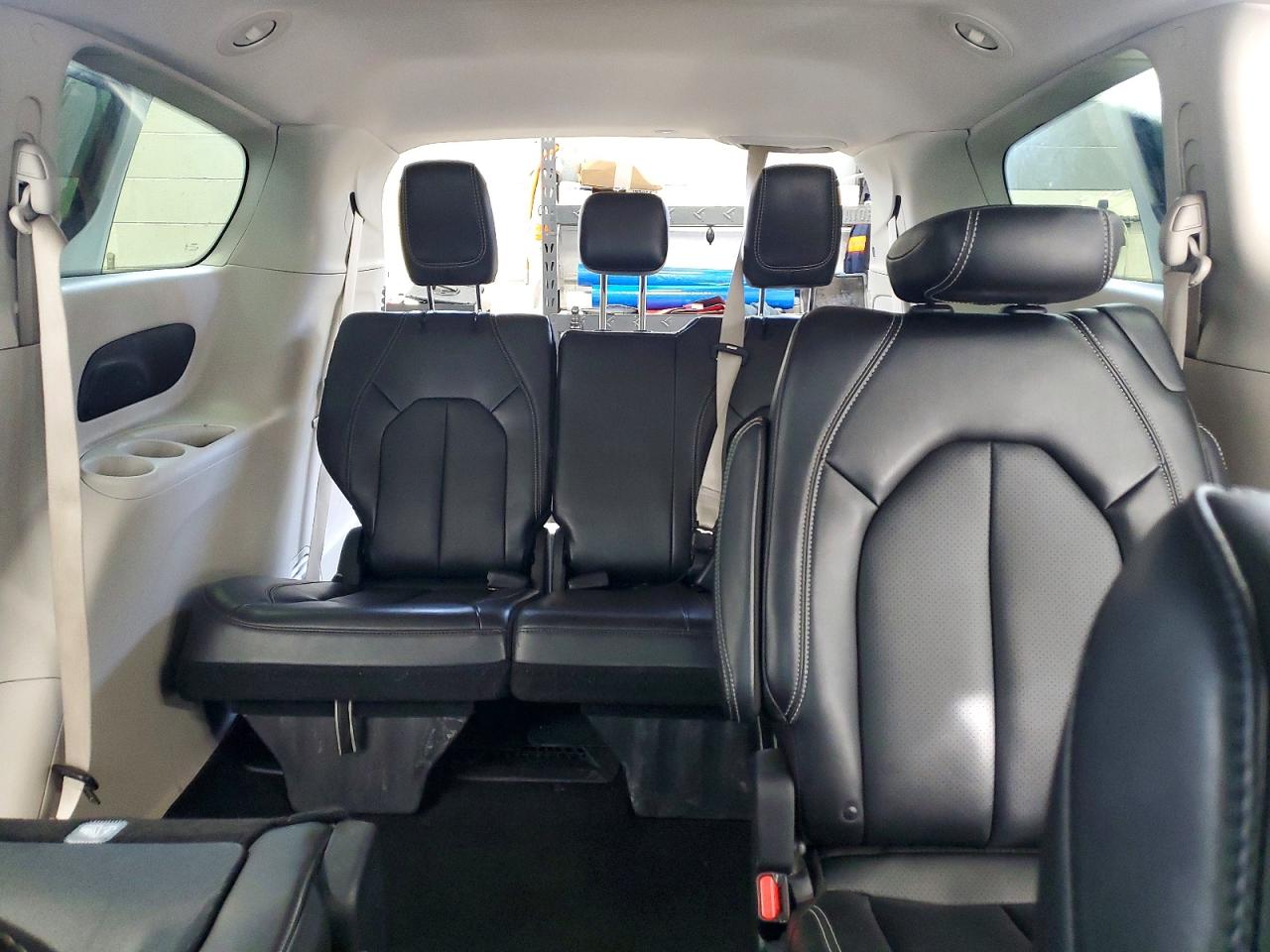 2024 CHRYSLER PACIFICA TOURING L photo 10