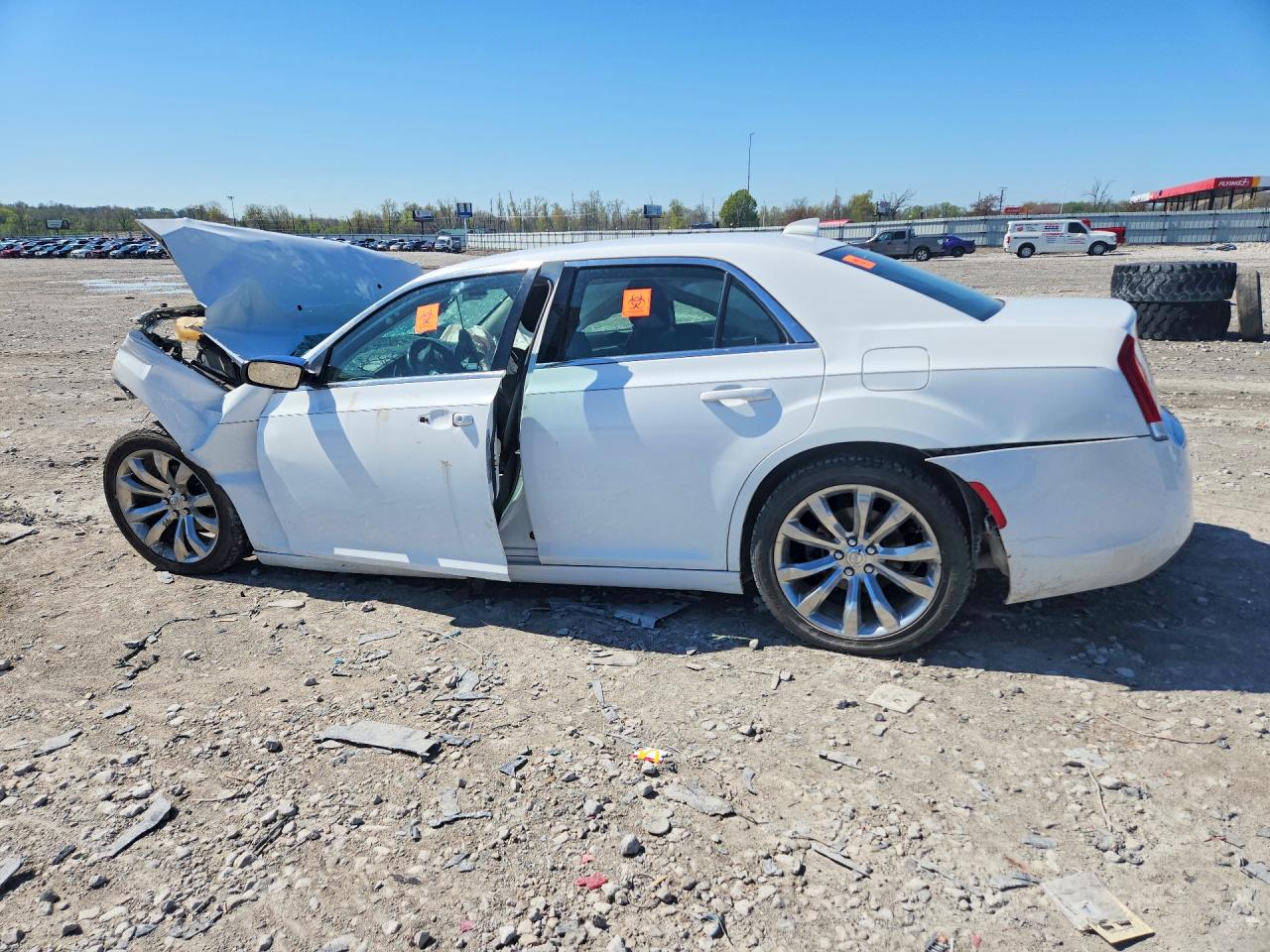 2019 CHRYSLER 300 TOURING photo 3