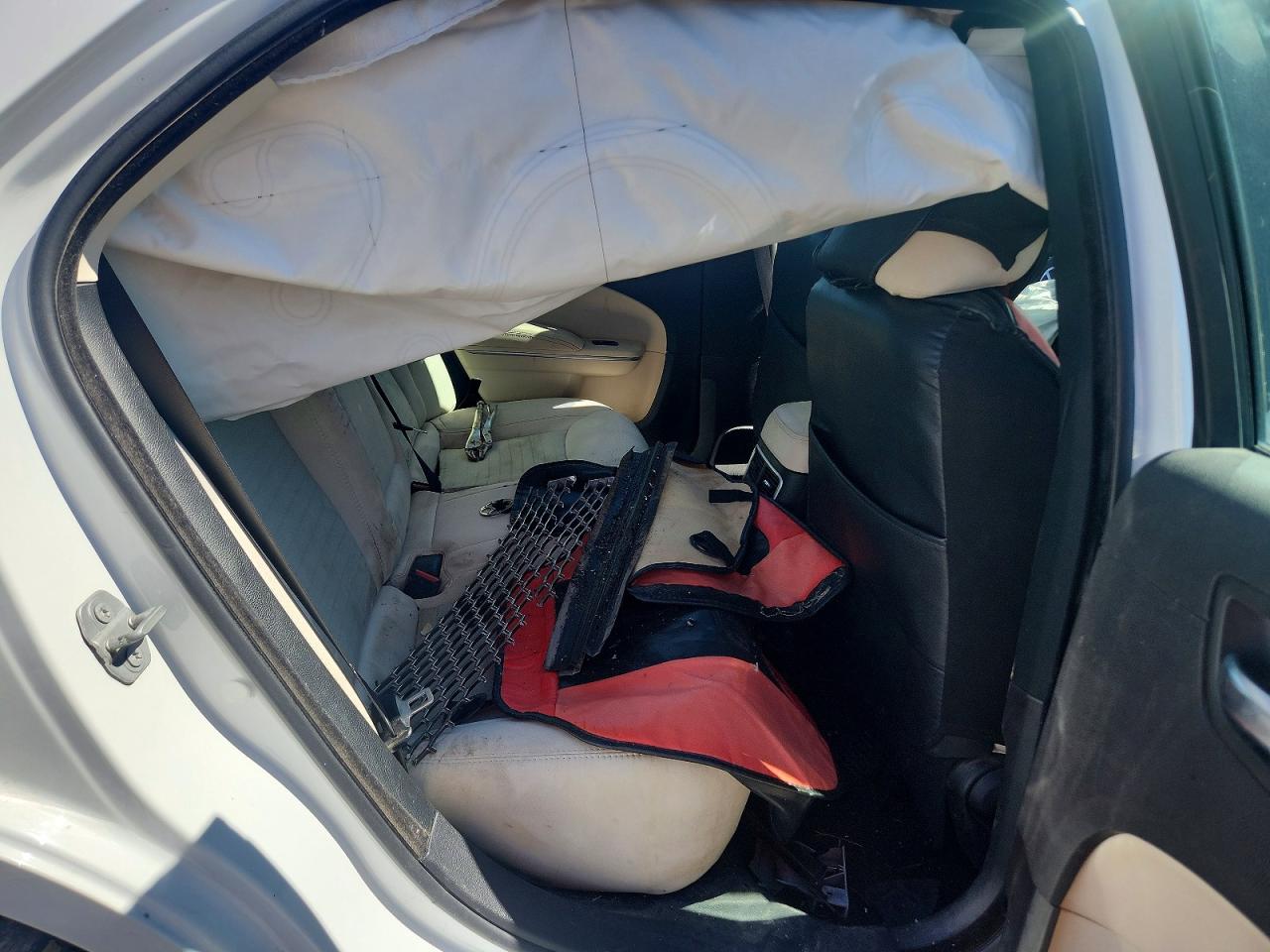 2019 CHRYSLER 300 TOURING photo 19