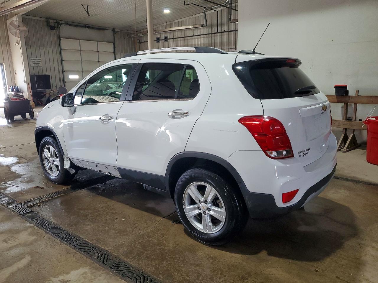 2018 CHEVROLET TRAX 1LT photo 2