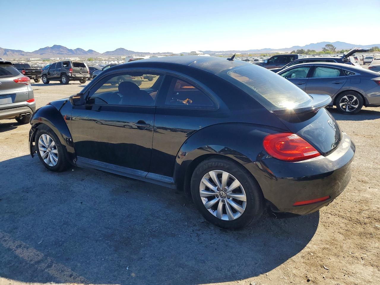 2014 VOLKSWAGEN BEETLE photo 3